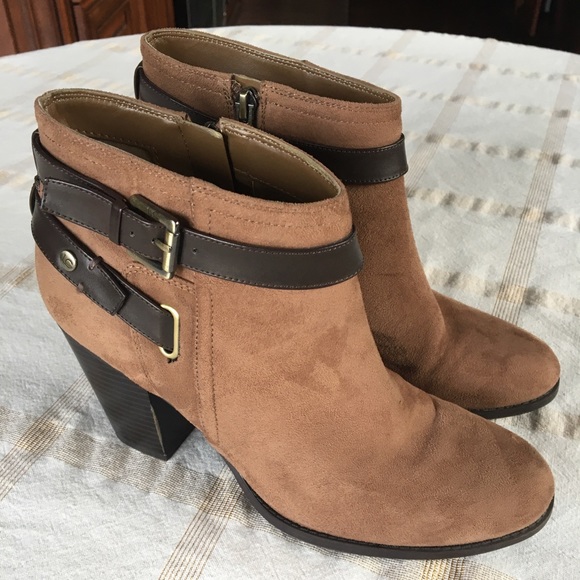 Liz Claiborne Shoes - 9 1/2 M LIZ CLAIBORNE FAUX SUEDE TAN BROWN BOOTS